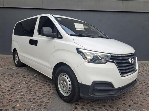 Hyundai Starex 2.4 12 Pasajeros Mt