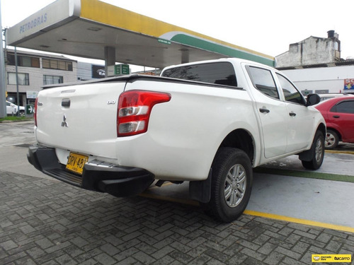Imagen 7 de 19 de Mitsubishi L200 Sportero