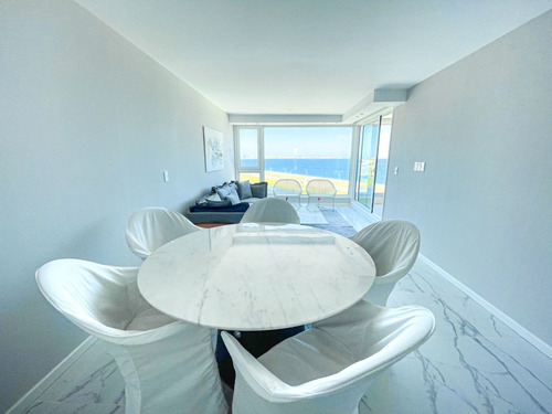 Imagen 1 de 12 de Apartamento En Venta De 2 Dormitorios En Playa Mansa (ref: Lij-5668)