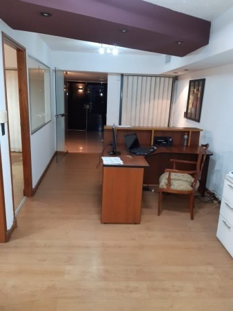 Imagen 3 de 11 de Centro Excelente Oficina En Venta- Calle Tucumán Al 20