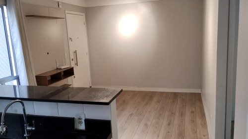 Apartamento 2 Quartos, Móveis Planejados, Piso Laminado 