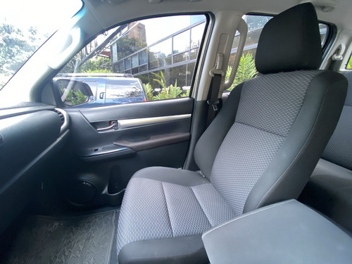 Imagen 17 de 24 de Toyota Hilux 2.4 4x4 2021