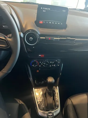 Mazda 2 Sport 1.5 At Touring Cuero 2026 Dp