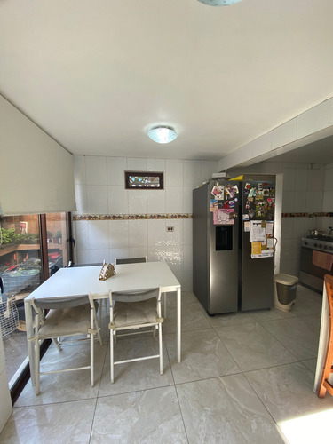 Amplia Propiedad A La Venta 3d2b Maipu (93582)