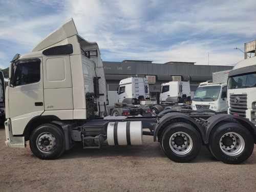Imagem 5 de 8 de Volvo Fh 440 6x2 Trucado Teto Baixo Automatico 2010
