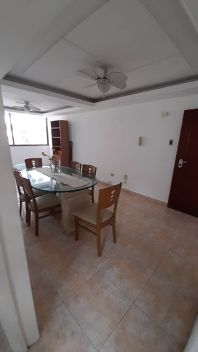 Michelle Vende Apartamento En Las Chimeneas Valencia Cr2894f