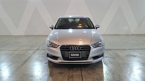 Audi A3 1.8 TFSI AMBIENTE S TRONIC