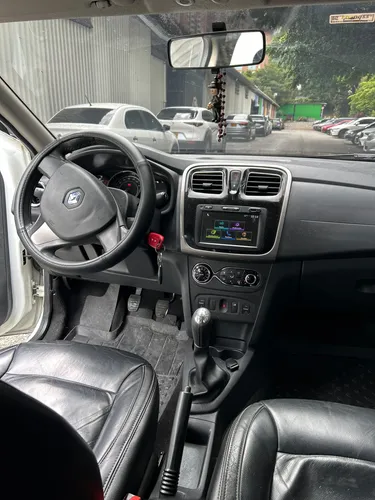 Renault Logan 1.6 Privilege / Intens