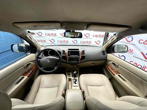 Toyota Hilux SW4 4.0 SRV 4X4 V6 24V GASOLINA 4P AUTOMÁTICO
