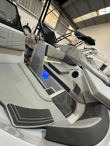 Lancha Victoria Valentino 212 Con Mercury 150 Hp 4 T 2023