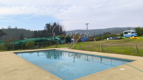 Gran Parcela Con Piscinas Excelente Inversión