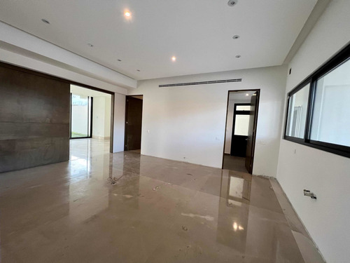 Imagen 12 de 30 de Casa En Fuentes Del Valle En Venta