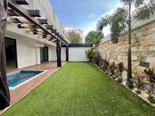 Casa En Venta En Mérida, Diade Temozón, 4 Habit