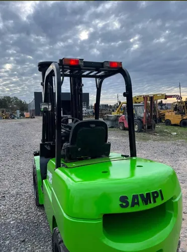 Autoelevador Sampi 3500kg Torre Triple C/desp Motor Izusu
