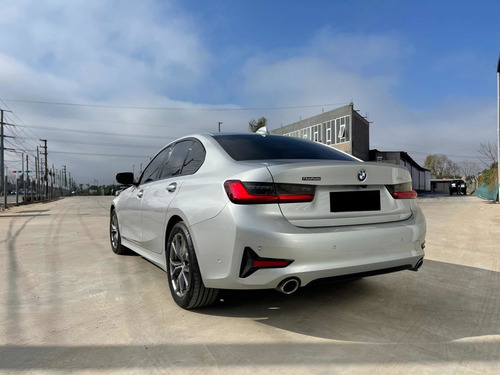 Imagen 6 de 9 de Bmw Serie 3 2021 2.0 320i Sedan Sportline