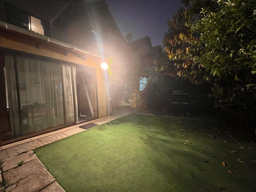 Casa En Altos De Viña Con Espacio, Luz Y Tranquilidad