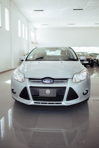 Imagen 2 de 8 de Ford Focus 4p 1.6l N Mt S