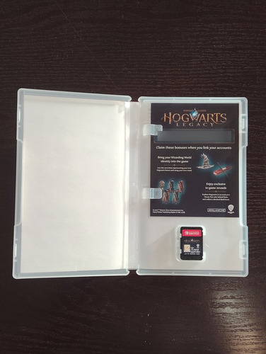 Hogwarts Legacy- Nintendo Switch (Usado)