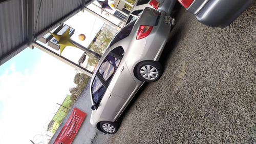 Imagem 7 de 10 de Renault Symbol 1.6 Expression 8v Flex 4p Manual