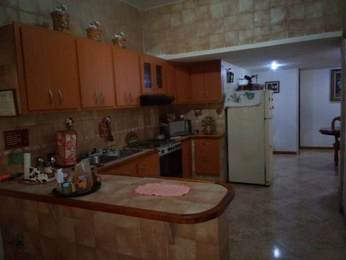 Imagen 3 de 11 de Casa En Urb. Dos Lagunas, Santa Teresa