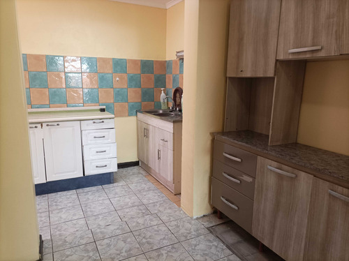 Casa En Venta. Villa Santa Carolina, Macul (107798)