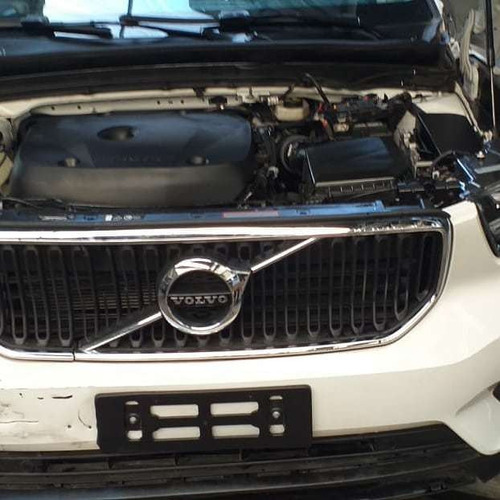 Imagem 1 de 11 de Volvo Xc40 Suv