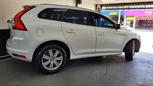 Imagem 23 de 25 de Volvo Xc60 Kinetic D5 2.4 Awd1