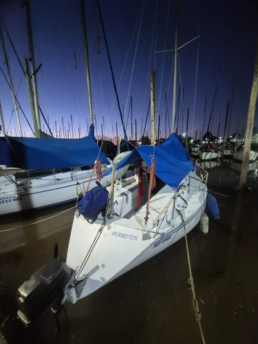 Velero 23 Pies Con Motor Fuera De Borda Power Tec 5hp De 4 T