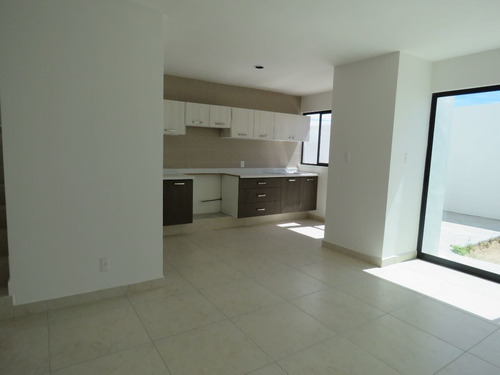 Casatuya, Casa En Venta En San Gerardo Modelo Viena. Aguasca