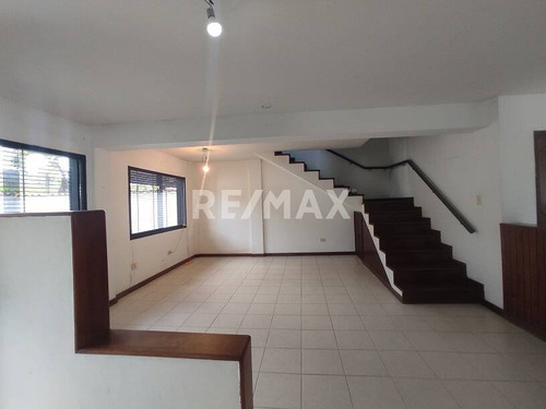 Imagen 2 de 14 de Venta Casa Clnas Guataparo Cod. 132996 Mzp 04144146049