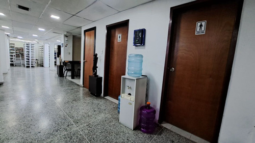 Se Vende Galpón Comercial 368m² - Farmacia La Ganadera Av. Constitución Maracay Jm