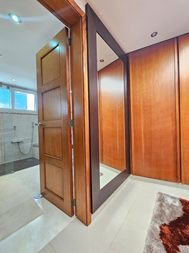 Casa En Venta Con Acabados De Lujo- Urb. Los Castores San Antonio De Los Altos