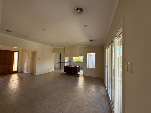 Casa En Venta 3 Dormitorios Barrio Los Jazmines Pilar Del Este Apta Credito