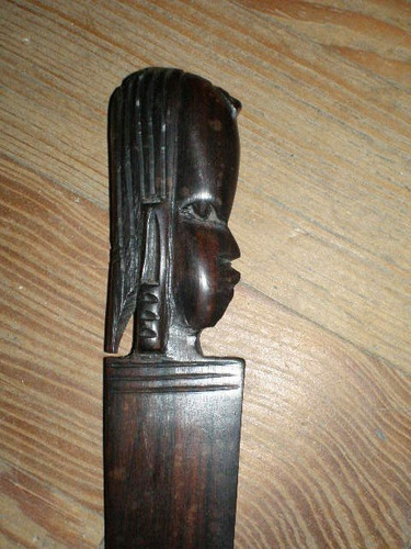 Imagen 2 de 4 de Antiguo Abrecartas De Madera Tallada Con Figura De Mulata