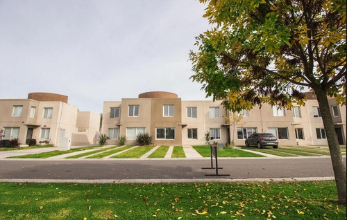 Imagen 2 de 8 de Oportunidad ! Casa Tipo Duplex En Venta En Los Olivares