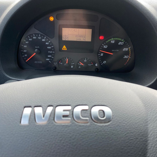 Iveco Tector 17-280 Baú - 2022