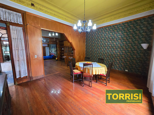 Venta - 5 Amb Ph C/patio Y Cochera/local - Campichuelo 300