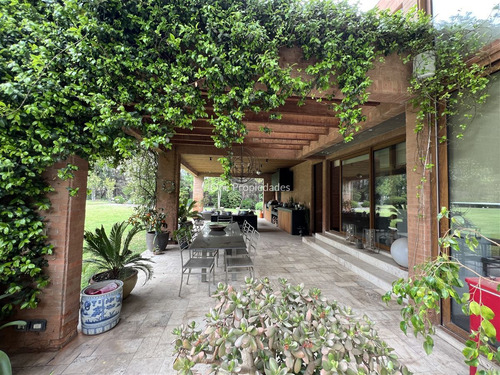 Casa En Arriendo De 4d/5b En Condominio. En Colina
