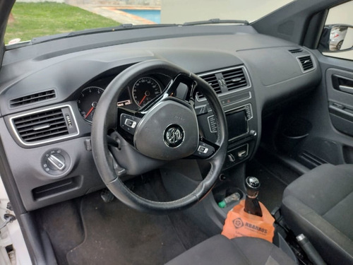 Imagem 9 de 14 de Volkswagen Fox Run 1.6 8v Flex