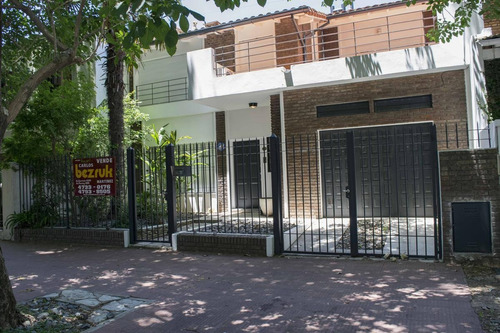 Imagen 2 de 26 de Casa - Mart.-vias/libert.