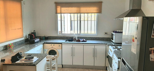 Imagen 5 de 19 de Casa En Venta En Villa Elisa De 3 Dormitorios