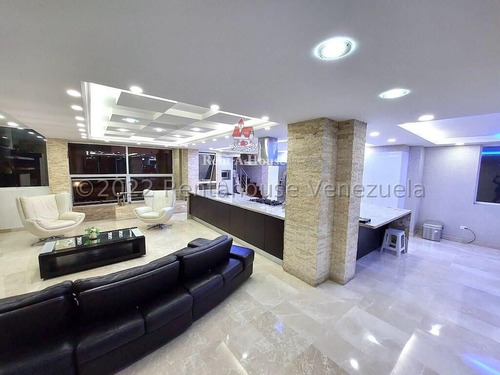 Imagen 14 de 30 de Casa_en_venta_en_caracas_en_alto-hatillo_rah-22-27014 Orlando Figueira 04125535289/04242942992