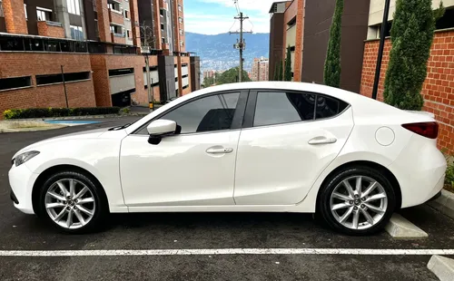 Mazda 3 2.0 Touring
