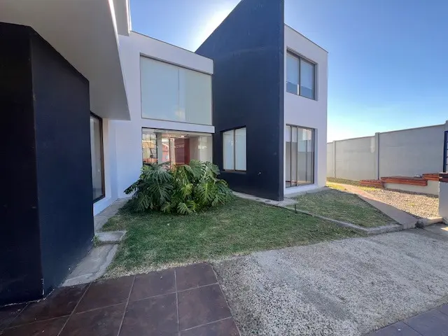 Imagen 4 de 29 de Hermosa Casa En Seguro Condominio De Mantagua