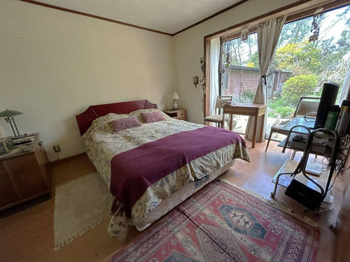 Casa Con Amplio Patio En Villa Los Encinos