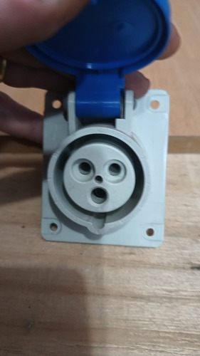 Toma Steck 220 V, 2 Polos + Tierra, 16 A Azul (Usado)
