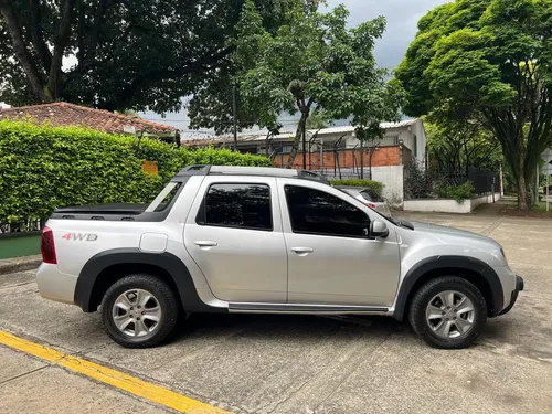 Renault Duster Oroch 2.0 Intens 4X4