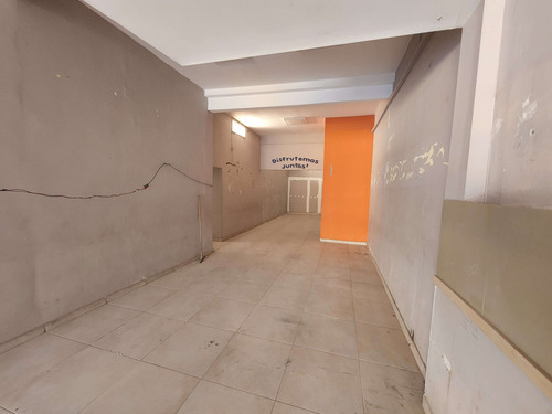 Imagen 5 de 9 de Alquiler Residencial America - Local De 120mts Con Frente Vidriado 2 Baños