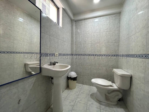 Milagros Inmuebles Edificio Venta Barquisimeto Lara Zona Centro Economica Residencial Economico Comercial Código Inmobiliaria Rent-a-house 24-21257