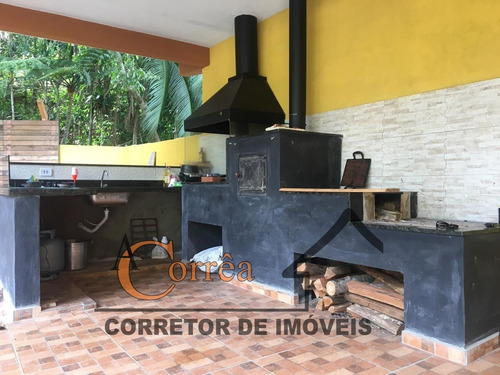 Chacara Com Belo Lago Proximo Ao Asfalto